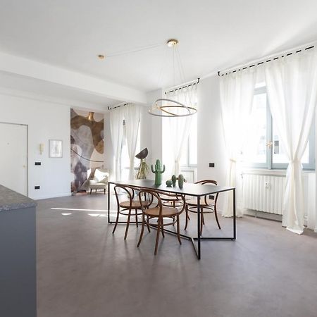 Sant'Ambrogio Bright And Stylish Flat Apartment Milan Bagian luar foto