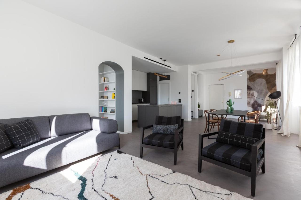 Sant'Ambrogio Bright And Stylish Flat Apartment Milan Bagian luar foto