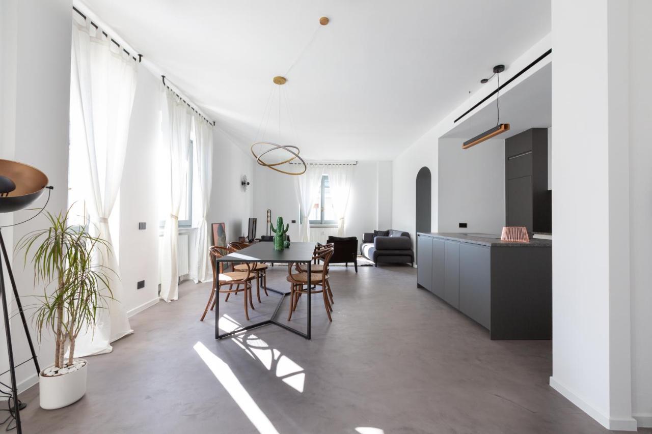 Sant'Ambrogio Bright And Stylish Flat Apartment Milan Bagian luar foto