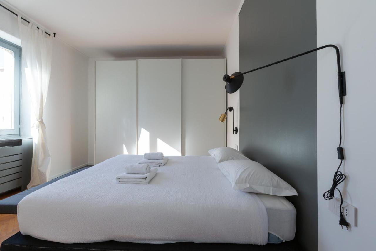 Sant'Ambrogio Bright And Stylish Flat Apartment Milan Bagian luar foto